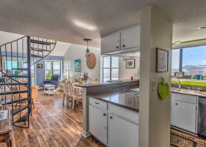 Beach Lovers Haven Oceanfront Condo With Pool!